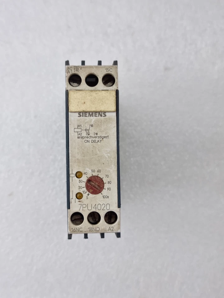 Siemens 7PU4020-3AN20 Time Relay On Delay AC 220/240V 50/60Hz Made-Germany